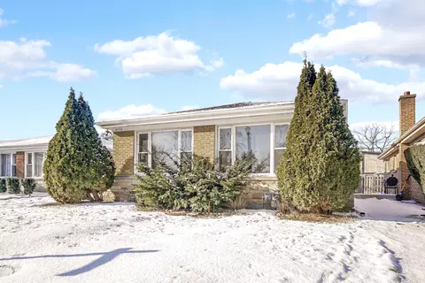 8538 Kimball Ave, Skokie, IL 60076