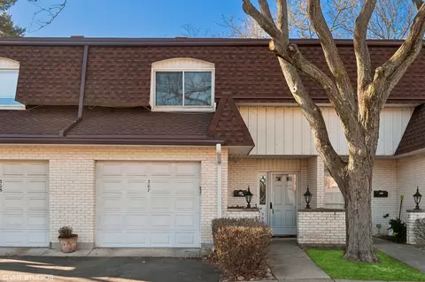 307 Pin Oak Dr, Wilmette, IL 60091