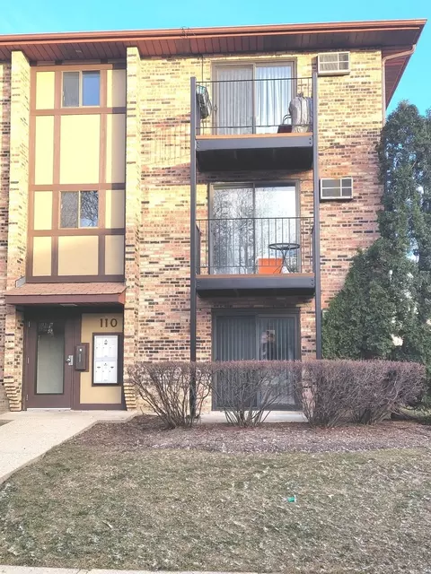 110 Klein Creek Ct #5E, Carol Stream, IL 60188
