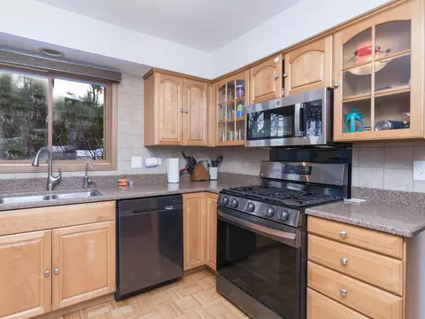 1184 Lexington Dr, Bartlett, IL 60103 photo 7