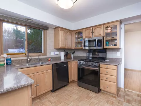 1184 Lexington Dr, Bartlett, IL 60103 photo 6