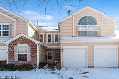 11 Polk Ct #B, Streamwood, IL 60107