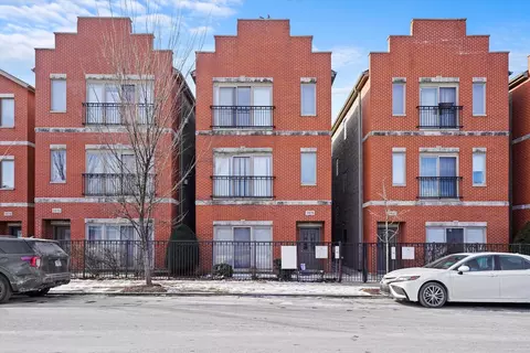 3438 N Harlem Ave #2, Chicago, IL 60634
