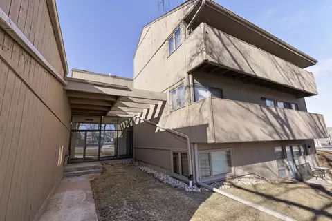 218 Bienterra Trl #1B, Rockford, IL 61107