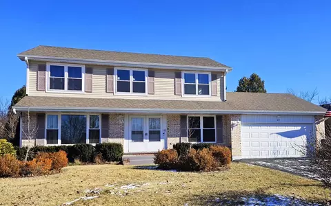 30 E Harbor Dr, Lake Zurich, IL 60047