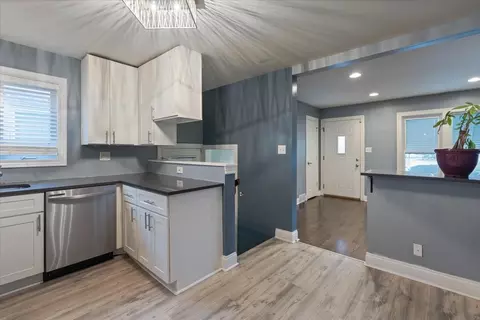 4139 Lawndale Ave, Lyons, IL 60534 photo 9