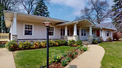 201 Janet Ave, Darien, IL 60561