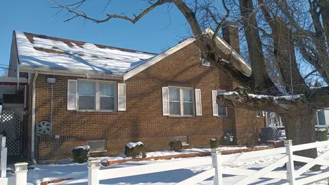 Exterior - 1404 E Locust St, Decatur, IL 62521 photo 2 of 2