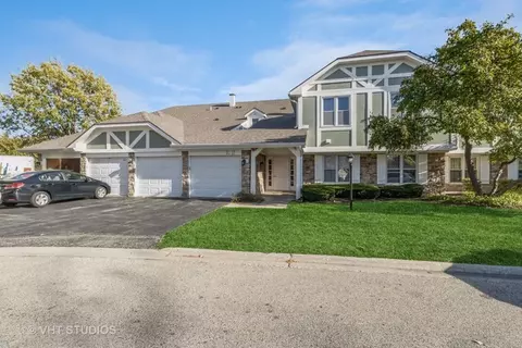 271 Southwick Ct, Vernon Hills, IL 60061