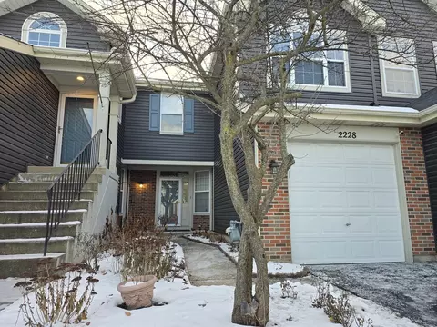 2228 Lake Ridge Dr, Glendale Heights, IL 60139