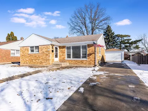 31 S Cumberland Pkwy, Des Plaines, IL 60016