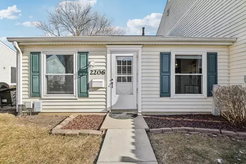 2206 Cardinal Ct #0, Schaumburg, IL 60194