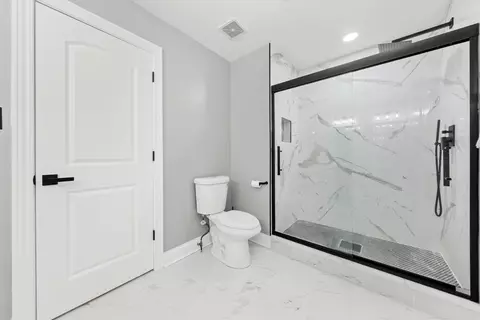 Bath - 110 Sky View Ln, Beecher, IL 60401 photo 6 of 8