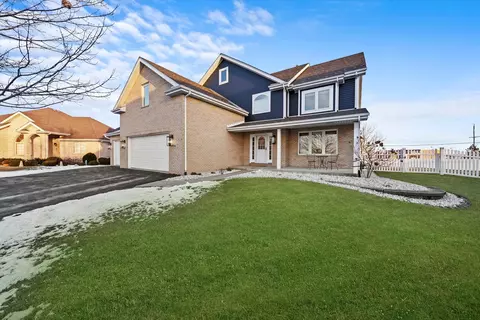 Exterior - 110 Sky View Ln, Beecher, IL 60401 photo 2 of 7