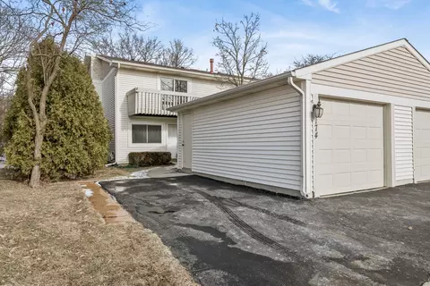 174 Brandywine Ct, Vernon Hills, IL 60061