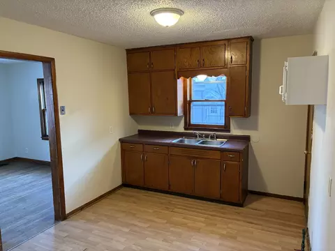 346 W Hickory St, Kankakee, IL 60901 photo 2
