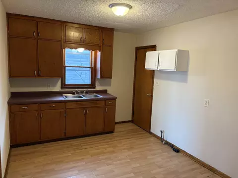 346 W Hickory St, Kankakee, IL 60901 photo 3