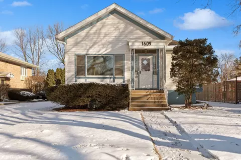 1609 Fowler Ave, Evanston, IL 60201
