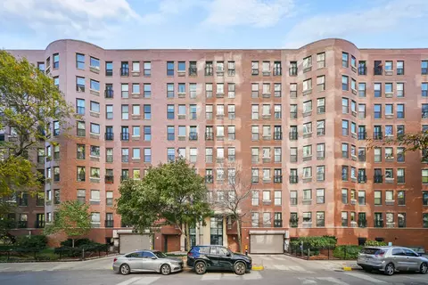 711 W Gordon Ter #812, Chicago, IL 60613