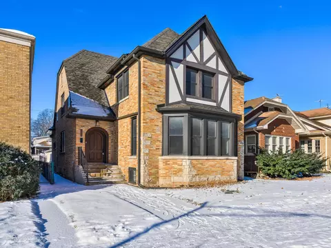 6618 N Washtenaw Ave, Chicago, IL 60645