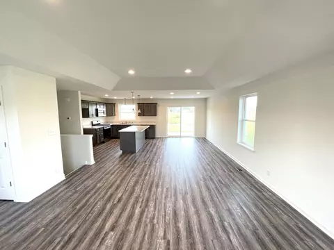 607 Apple Valley Rd, Harvard, IL 60033 photo 3