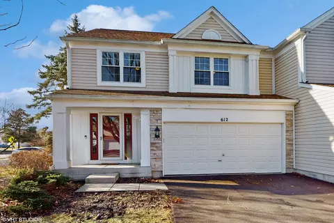 612 N Charter Hall Dr, Palatine, IL 60067