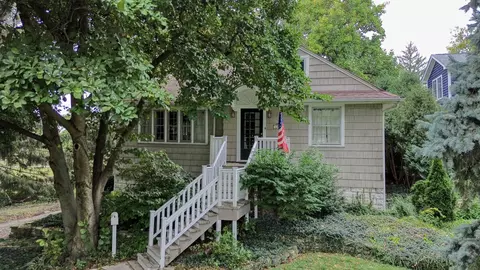 608 S Vine St, Hinsdale, IL 60521