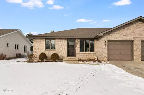 1019 John St #A, Yorkville, IL 60560
