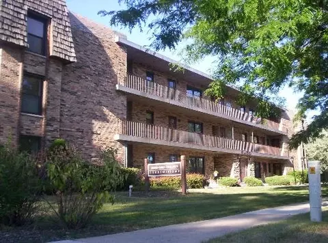 2600 Oakton St #10E, Park Ridge, IL 60068