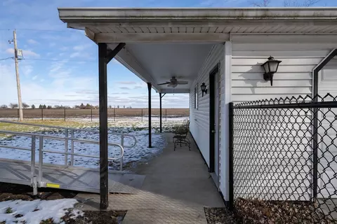 Exterior - 114 S Eastern Ave, Minier, IL 61759 photo 5 of 10