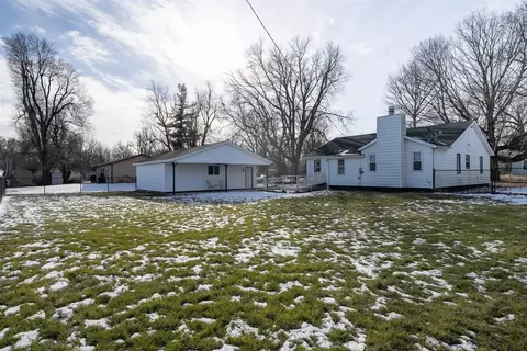 Exterior - 114 S Eastern Ave, Minier, IL 61759 photo 8 of 10