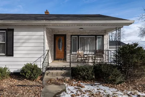 Exterior - 114 S Eastern Ave, Minier, IL 61759 photo 3 of 10
