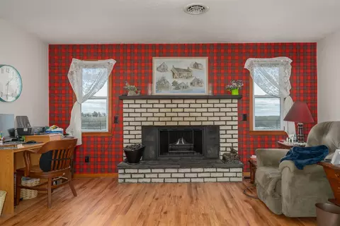 Living - 114 S Eastern Ave, Minier, IL 61759 photo 4 of 4