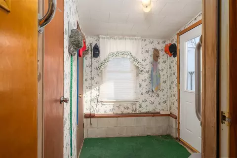 Entry Way - 114 S Eastern Ave, Minier, IL 61759 photo 1 of 1