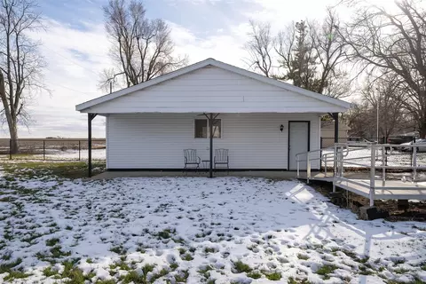 Exterior - 114 S Eastern Ave, Minier, IL 61759 photo 9 of 10