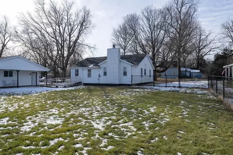 Exterior - 114 S Eastern Ave, Minier, IL 61759 photo 7 of 10