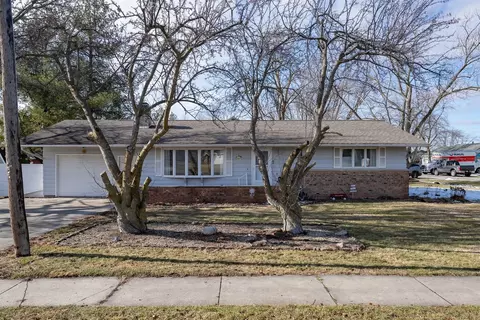 309 N West St, Mclean, IL 61754