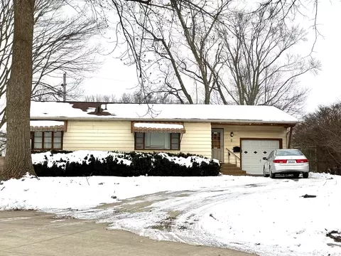 1 Flora Ct, Champaign, IL 61821