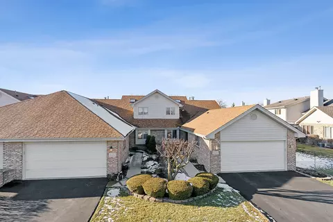 18432 Lakeview Cir W, Tinley Park, IL 60477