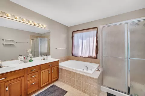 Bath - 211 River Ct, Minooka, IL 60447 photo 2 of 3
