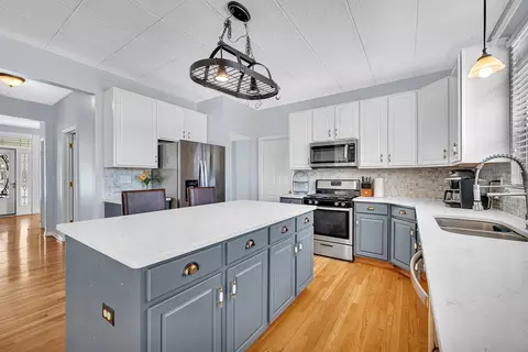 Kitchen - 211 River Ct, Minooka, IL 60447 photo 2 of 6