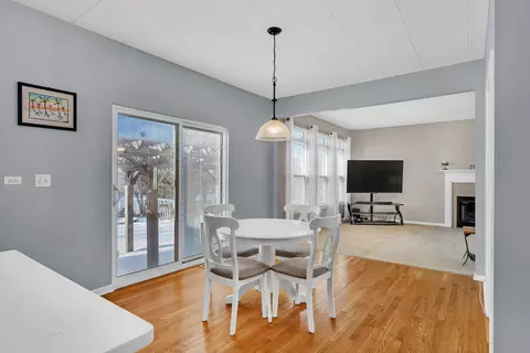 Dining - 211 River Ct, Minooka, IL 60447 photo 2 of 3
