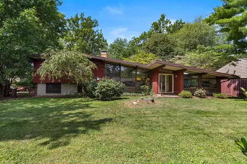 2016 Cureton Dr, Urbana, IL 61801