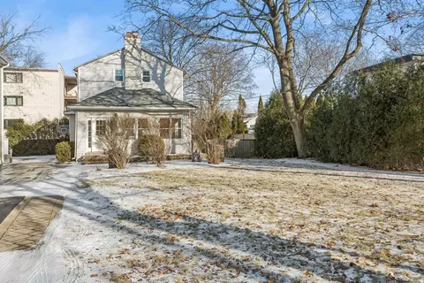 107 Linden Ave, Glencoe, IL 60022