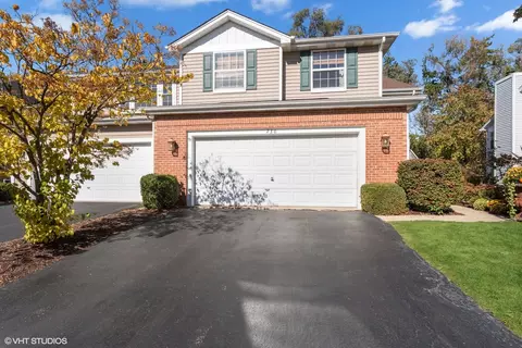230 Gull Island Dr, Willowbrook, IL 60527
