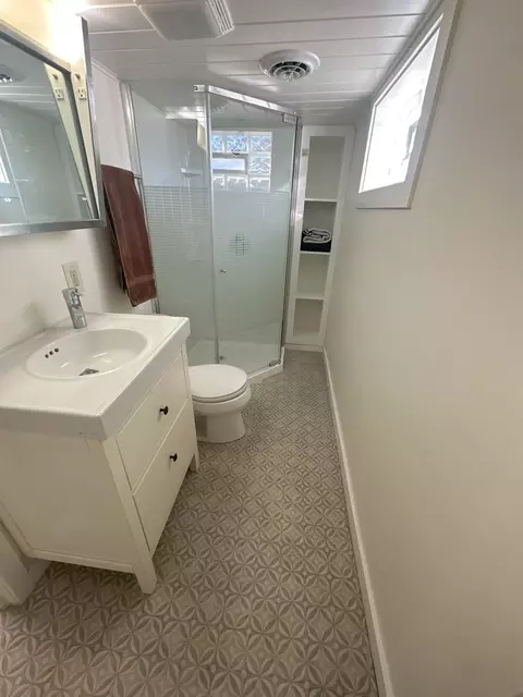 Bath - 621 S Dixon Ave, Dixon, IL 61021 photo 2 of 2