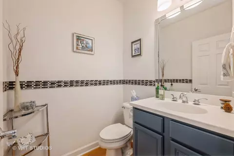 Bath - 683 Central Ave, Deerfield, IL 60015 photo 1 of 3