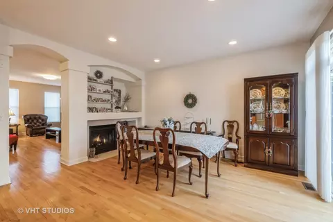 Dining - 683 Central Ave, Deerfield, IL 60015 photo 1 of 2