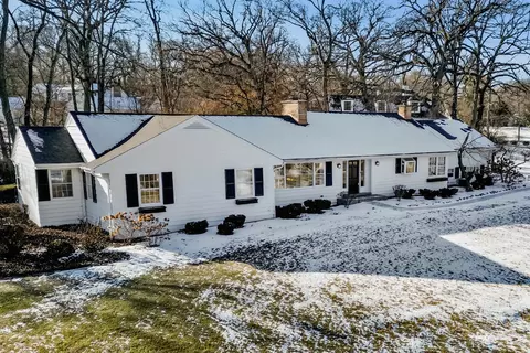 1711 Thomas Atkinson Rd, Inverness, IL 60067