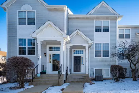 1544 Sapphire Ct, Gurnee, IL 60031